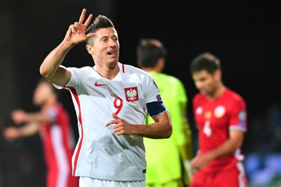 Robert Lewandowski Poster 3353601