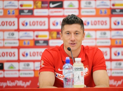Robert Lewandowski Poster 3353630