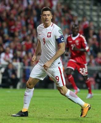 Robert Lewandowski Poster 3353653