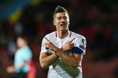 Robert Lewandowski Poster 3353662
