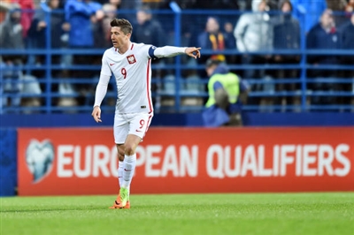 Robert Lewandowski Poster 3353676