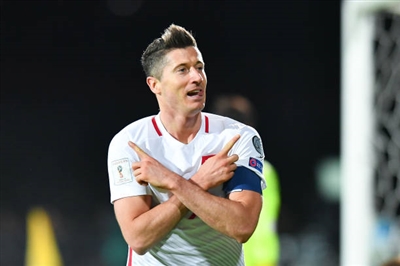 Robert Lewandowski Poster 3353759