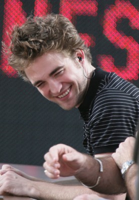 Robert Pattinson Poster 1525180