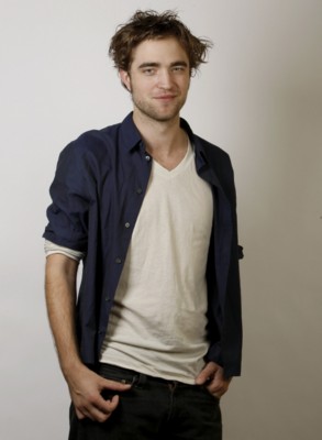 Robert Pattinson Poster 1525185