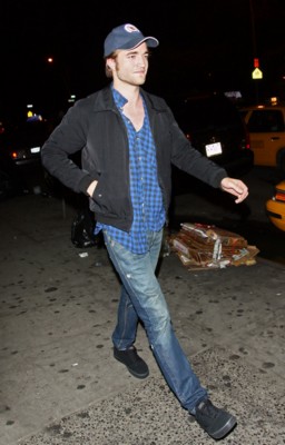 Robert Pattinson Poster 1525204