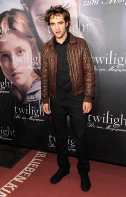 Robert Pattinson Poster 1525208