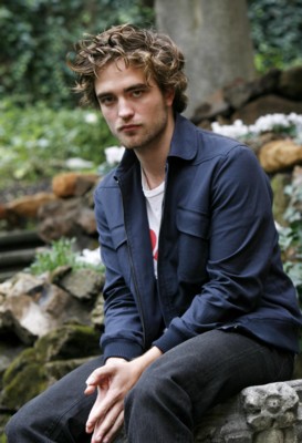 Robert Pattinson Poster 1525251