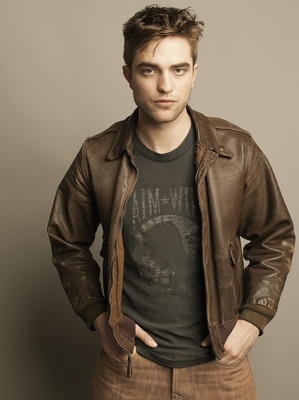 Robert Pattinson Poster 1971779