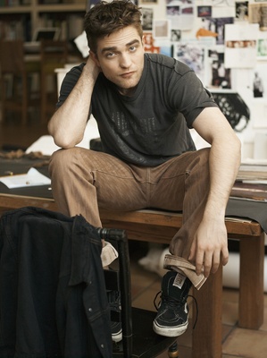 Robert Pattinson Poster 1971783