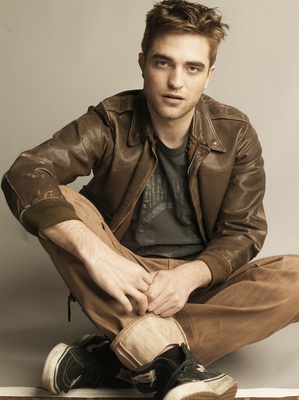 Robert Pattinson Poster 1971789