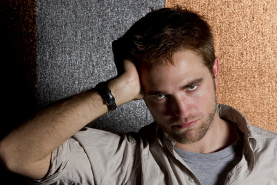 Robert Pattinson Poster 2187330