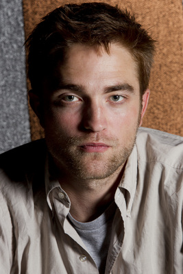 Robert Pattinson Poster 2187332