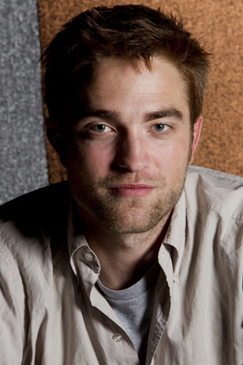 Robert Pattinson Poster 2187337