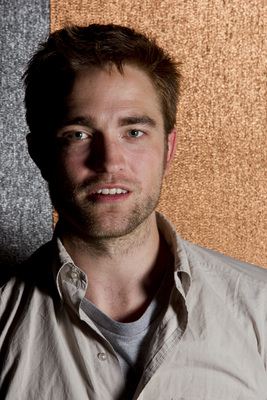 Robert Pattinson Poster 2187340