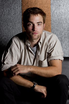 Robert Pattinson Poster 2187341