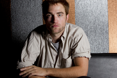 Robert Pattinson Poster 2187344