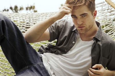 Robert Pattinson Poster 2193581