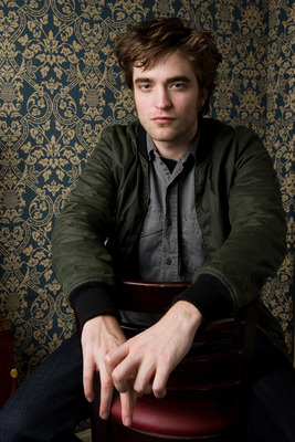 Robert Pattinson Poster 2193582