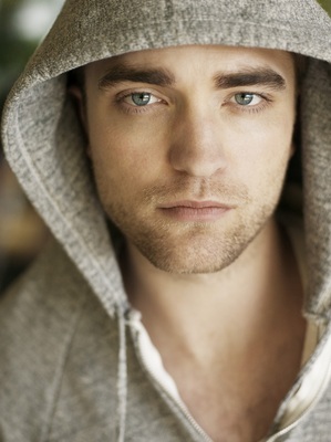 Robert Pattinson Poster 2193585