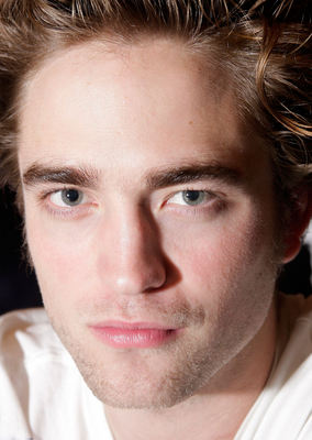 Robert Pattinson Poster 2201153
