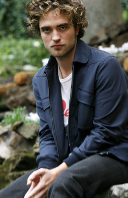 Robert Pattinson Poster 2201155
