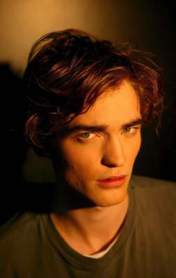 Robert Pattinson Poster 2218630