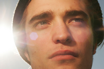 Robert Pattinson Poster 2218634