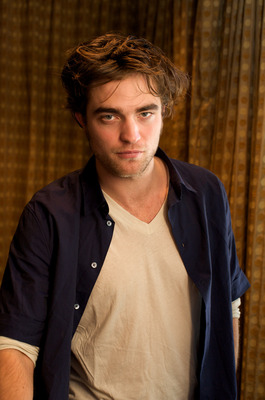 Robert Pattinson Poster 2233043