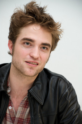 Robert Pattinson Poster 2233048
