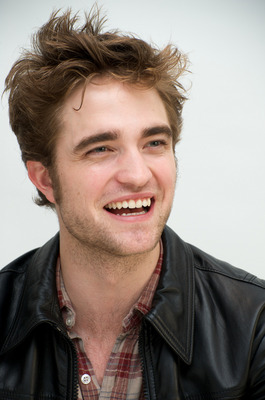 Robert Pattinson Poster 2233058
