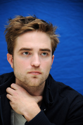 Robert Pattinson Poster 2244493