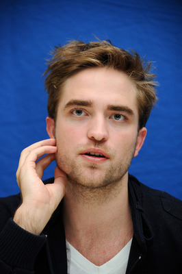 Robert Pattinson Poster 2244498