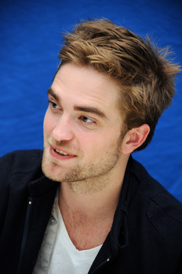 Robert Pattinson Poster 2244509