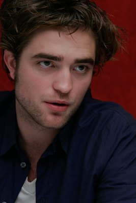 Robert Pattinson Poster 2252265