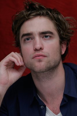 Robert Pattinson Poster 2252267