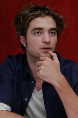 Robert Pattinson Poster 2252269