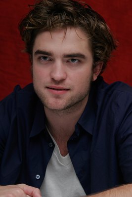 Robert Pattinson Poster 2252270