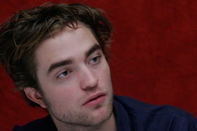 Robert Pattinson Poster 2252271