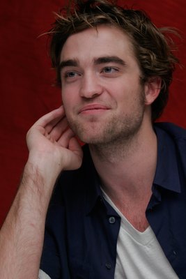 Robert Pattinson Poster 2252272