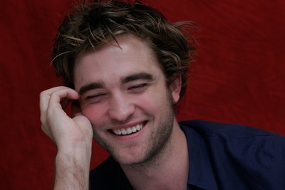 Robert Pattinson Poster 2252275