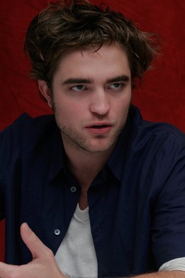 Robert Pattinson Poster 2252278