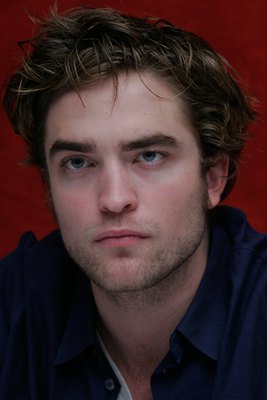 Robert Pattinson Poster 2252283