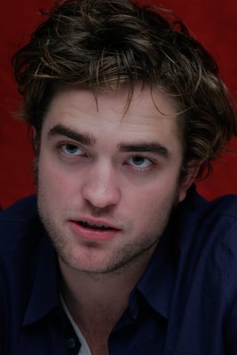 Robert Pattinson Poster 2252285