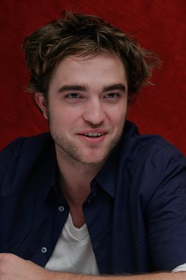 Robert Pattinson Poster 2252289
