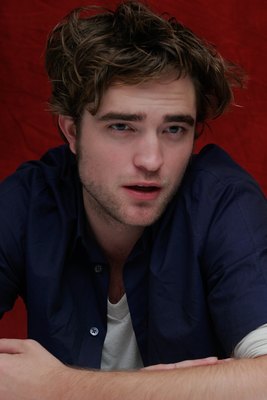 Robert Pattinson Poster 2252290