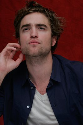 Robert Pattinson Poster 2252299