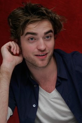 Robert Pattinson Poster 2252303