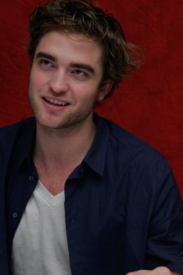 Robert Pattinson Poster 2252304