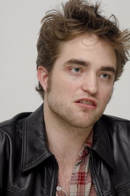 Robert Pattinson Poster 2288190