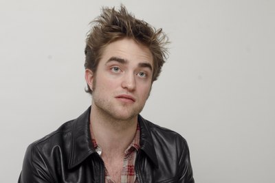 Robert Pattinson Poster 2288196